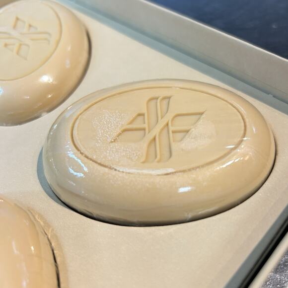 Vintage 4 Pc Royal Velvet Scented Hard Milled Bar Soaps SUEDE 3 oz Each - Picture 5 of 11